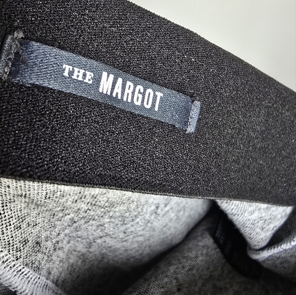 Anthropologie New The Margot Kick Flare Cropped Black Floral Pants Size Small - Picture 9 of 11